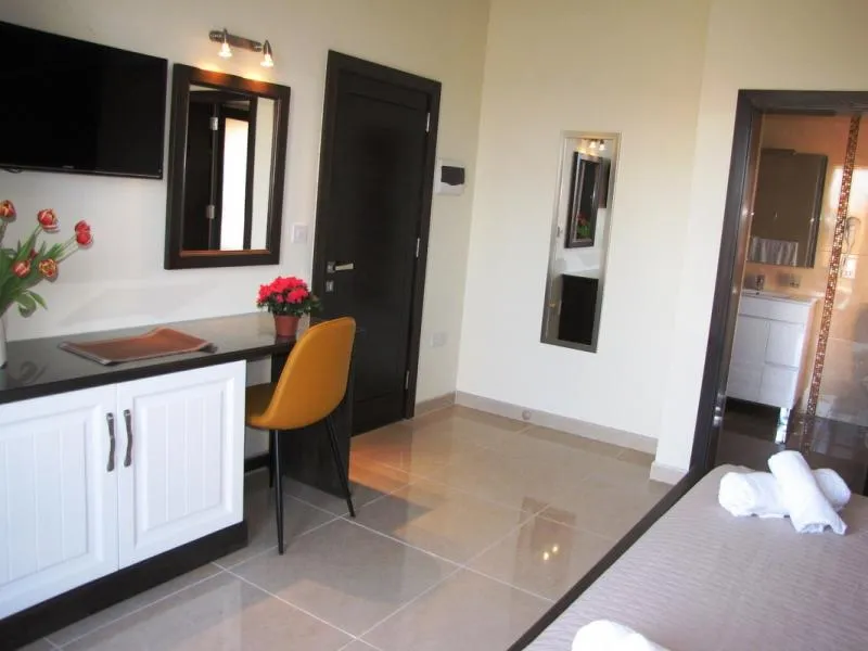 Business 2 image MARIBLU GUESTHOUSE